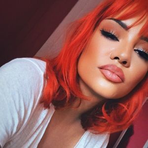 Meet your Posher, Denise